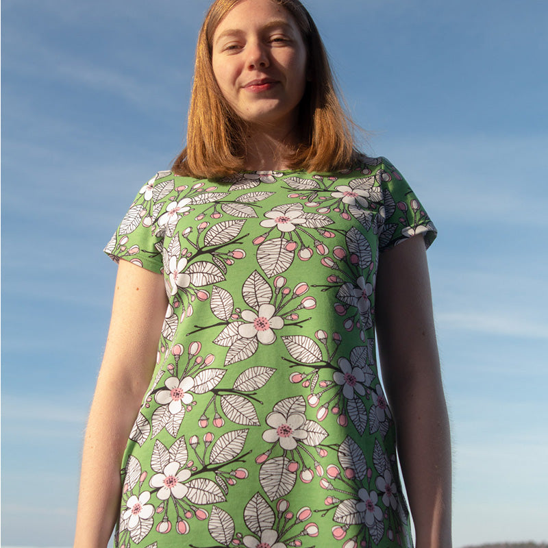 PaaPii Adult Lyyra Tunic - Apple Garden - Forest Green - Short Sleeve
